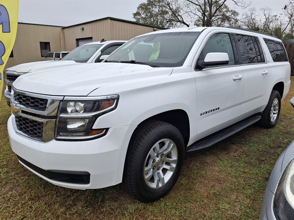 2018 Chevrolet Suburban LT's photo