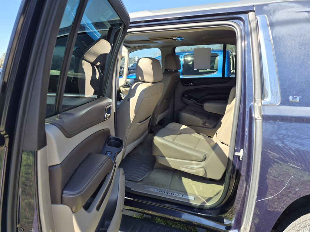 2017 Chevrolet Suburban LT - Photo 7